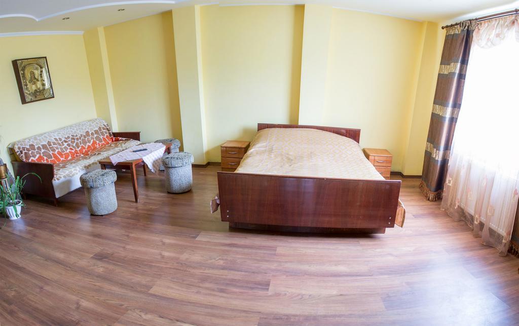 Guest House Cherepaha Каменец-Подольский Экстерьер фото